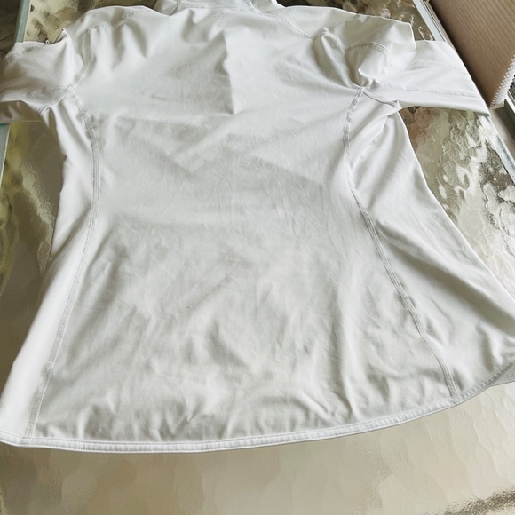 Athletic top - Picture 13 of 16